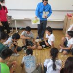ALTの先生と英語に親しむ生徒