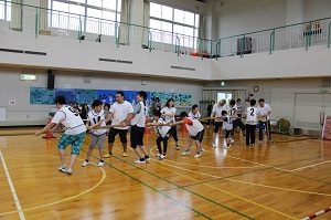 思いっきり引っ張りました
