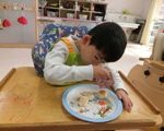 おにぎりを作っている様子3