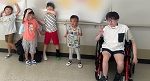 小学部1組と高等部の集合写真