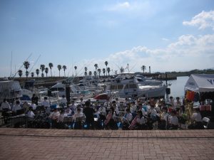 吹奏楽部　「海のバリアフリーまつり」で演奏　！！