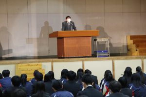３学期始業式　表彰式が行われました