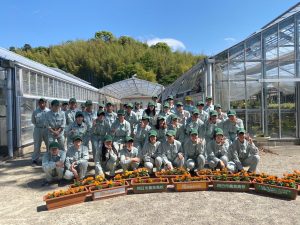 農業科学科２年生　南自動車学校とのコラボでプランター作りを行いました