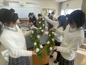 施設園芸コース　花に関する特別授業を行いました