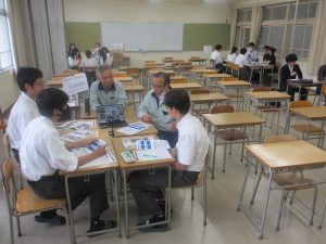 ２年生の進路ガイダンスを開催しました