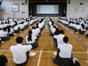 2年生の進路講話を行いました
