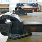 総合実習室_万力_作業台