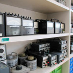 電子実習室_計測機器