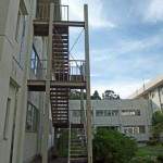 校舎_中庭_特別棟側