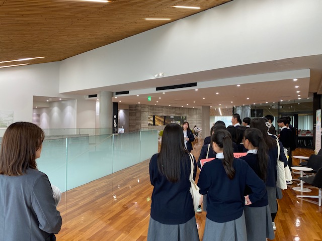 ２年次「IVYタイムⅠ（総合的な探究の時間）」大学企業見学