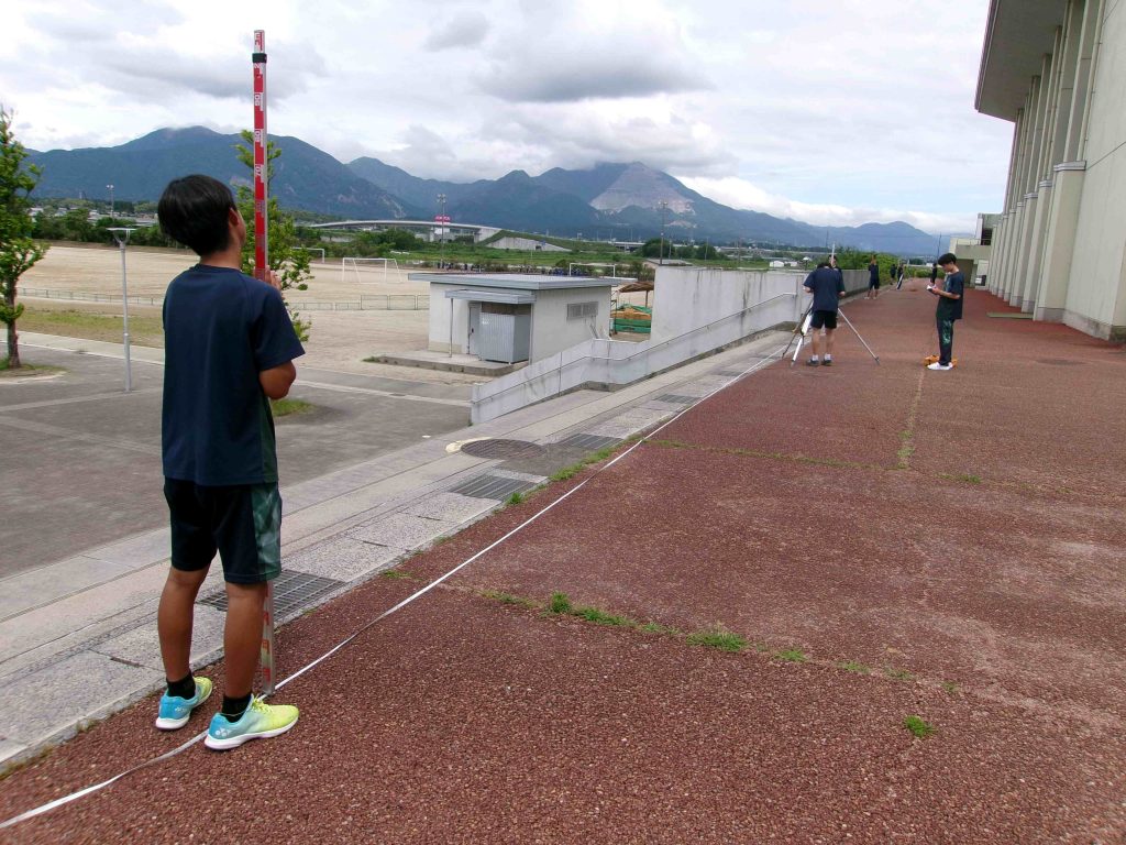 ２年次　測量　の授業