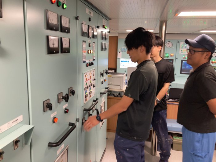 機関実習(機関室当直)