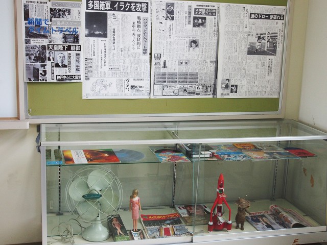 図書館入口の展示