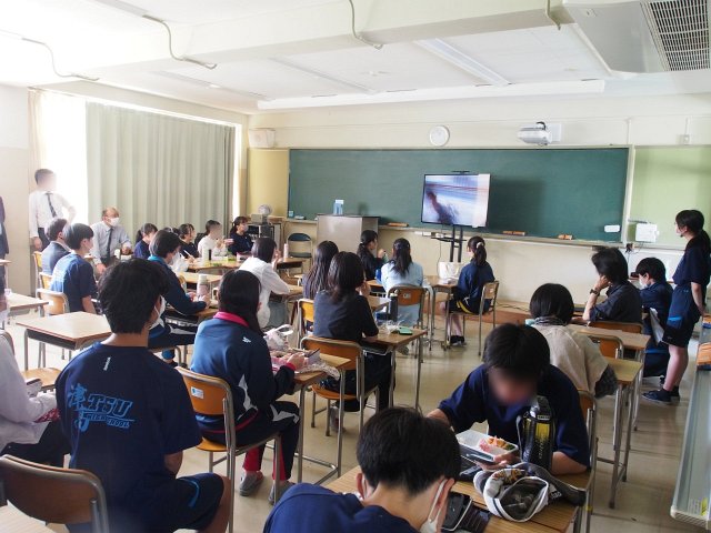 演劇同好会さんの動画上映