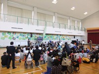 卒業生を送る会の写真です