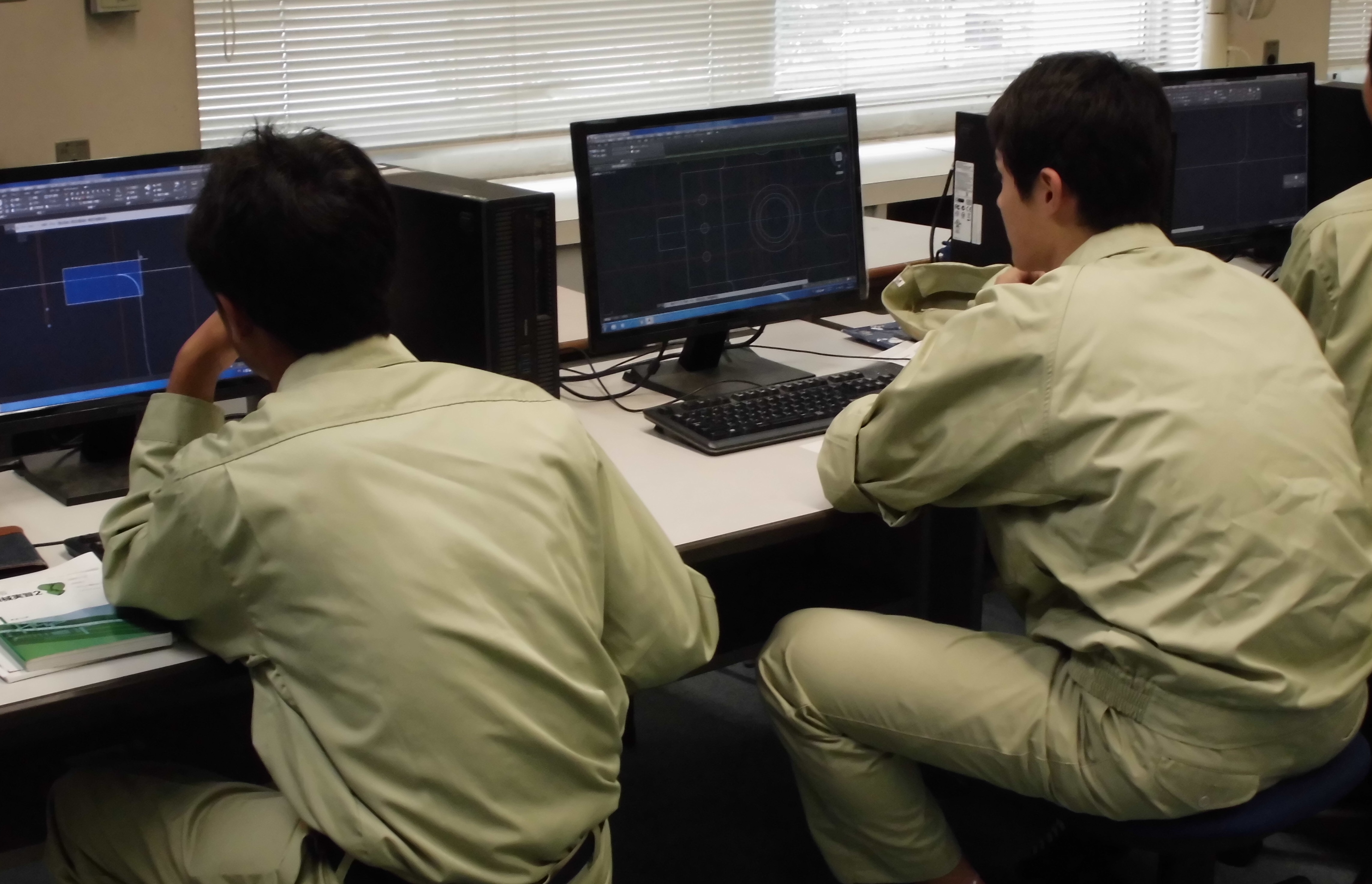 写真：手仕上げ